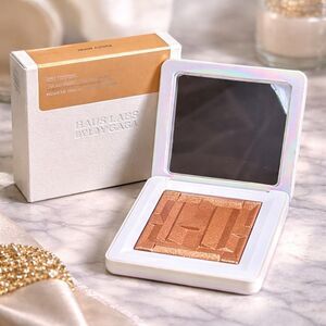 Haus Labs by Lady Gaga Bio-Radiant Gel Powder Highlighter Raw Amber. New in box!